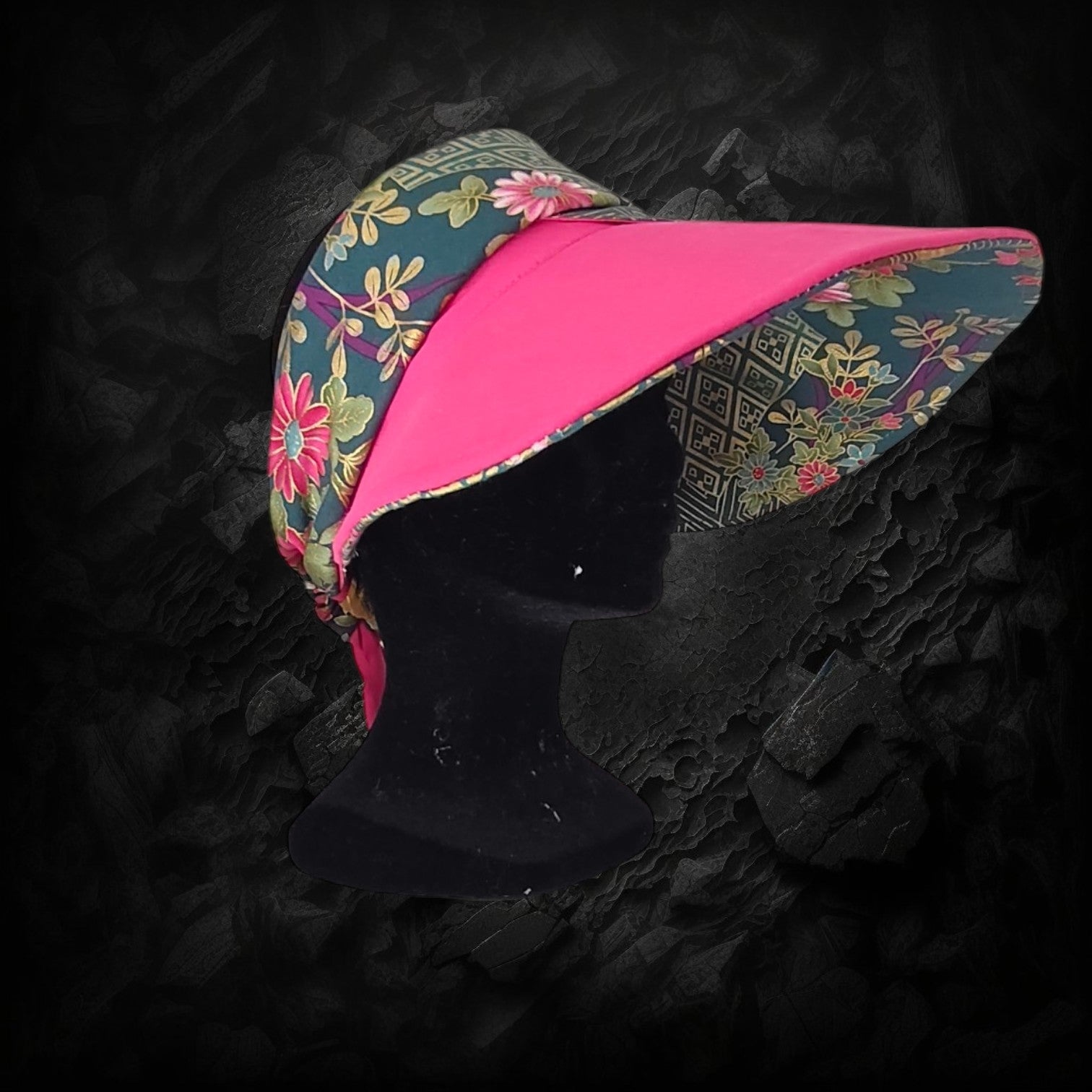 Visière japonisante rose et vert